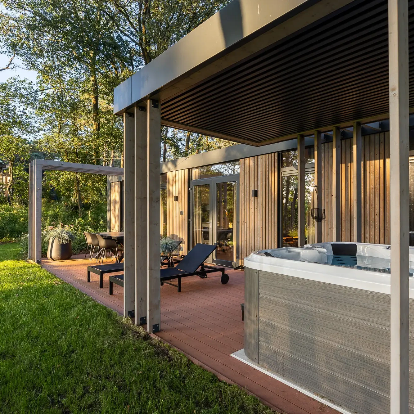 Zicht-op-Twente-Bos lodge-Prive spa-jacuzzi-4 personen-Markelo-Leisure-Service-Support-6