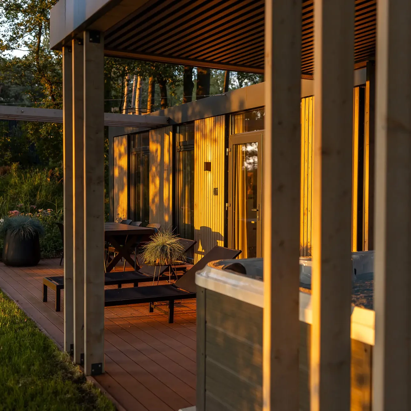 Zicht-op-Twente-Family lodge-Prive spa-jacuzzi-4 personen-Markelo-Leisure-Service-Support-7